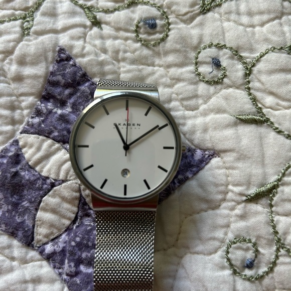 skagen watch - Picture 1 of 2